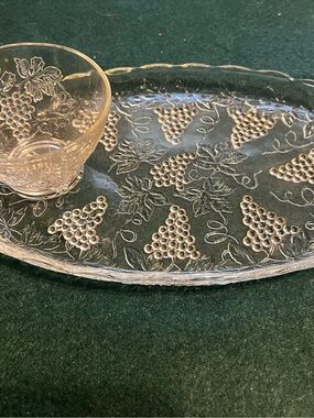 Clear Glass Grapevine Serving Tray with Dip Bowl - Clear